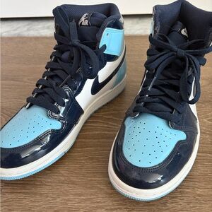 Nike Air Jordan 1 Retro High OG UNC Patent Women’s Size 7 Blue Chill